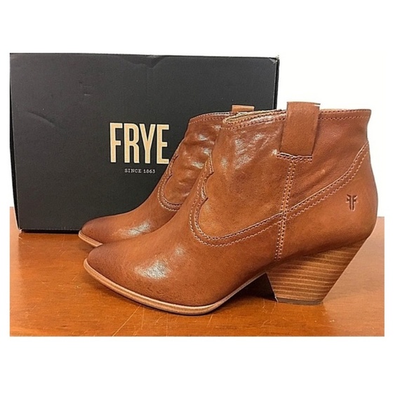 Frye Shoes - Size 9.5 NEW FRYE Women’s Reina Bootie Cognac
